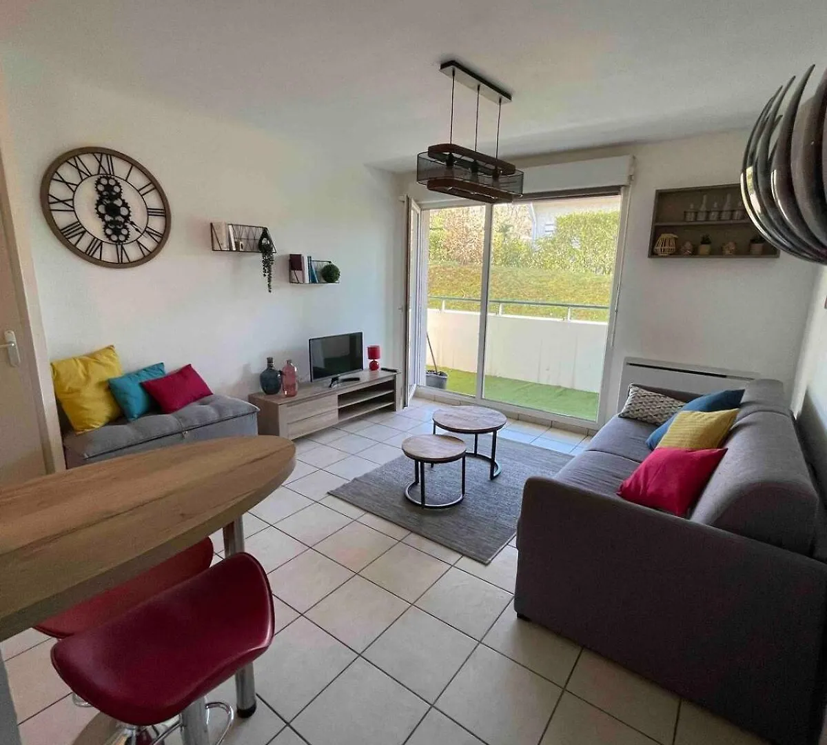 Zenbnb / Leman / Garage /Balcon/ Piscine Annemasse Apartment
